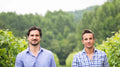 Rémy et Armin Grassa, cinquième génération du Domaine Tariquet, dans les vignes