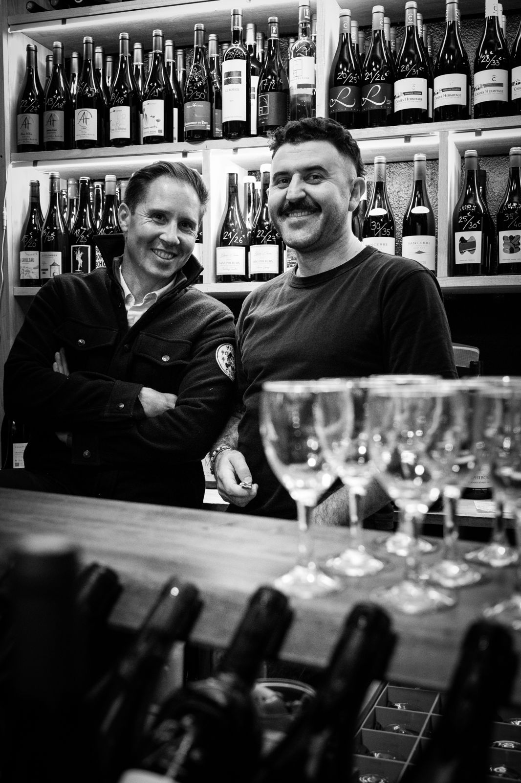 Anthony et Clément au comptoir de la loge Maison Sarment, Marché Victor Hugo à Toulouse