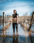 Amélia Barbier dans les vignes submergées des Terres Salées